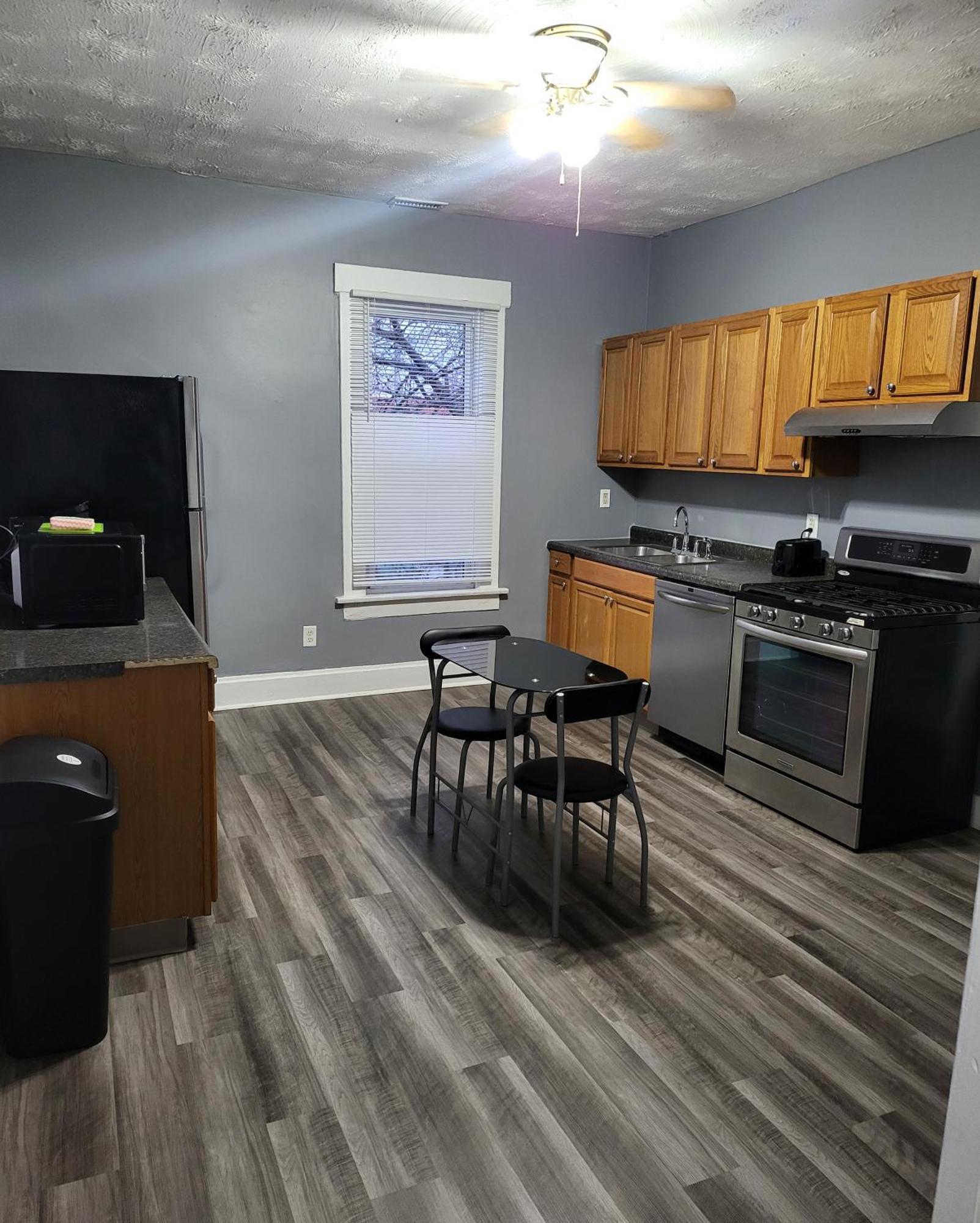 Guest Room With Two Double Beds In Columbus Oh, Airport Location Buitenkant foto