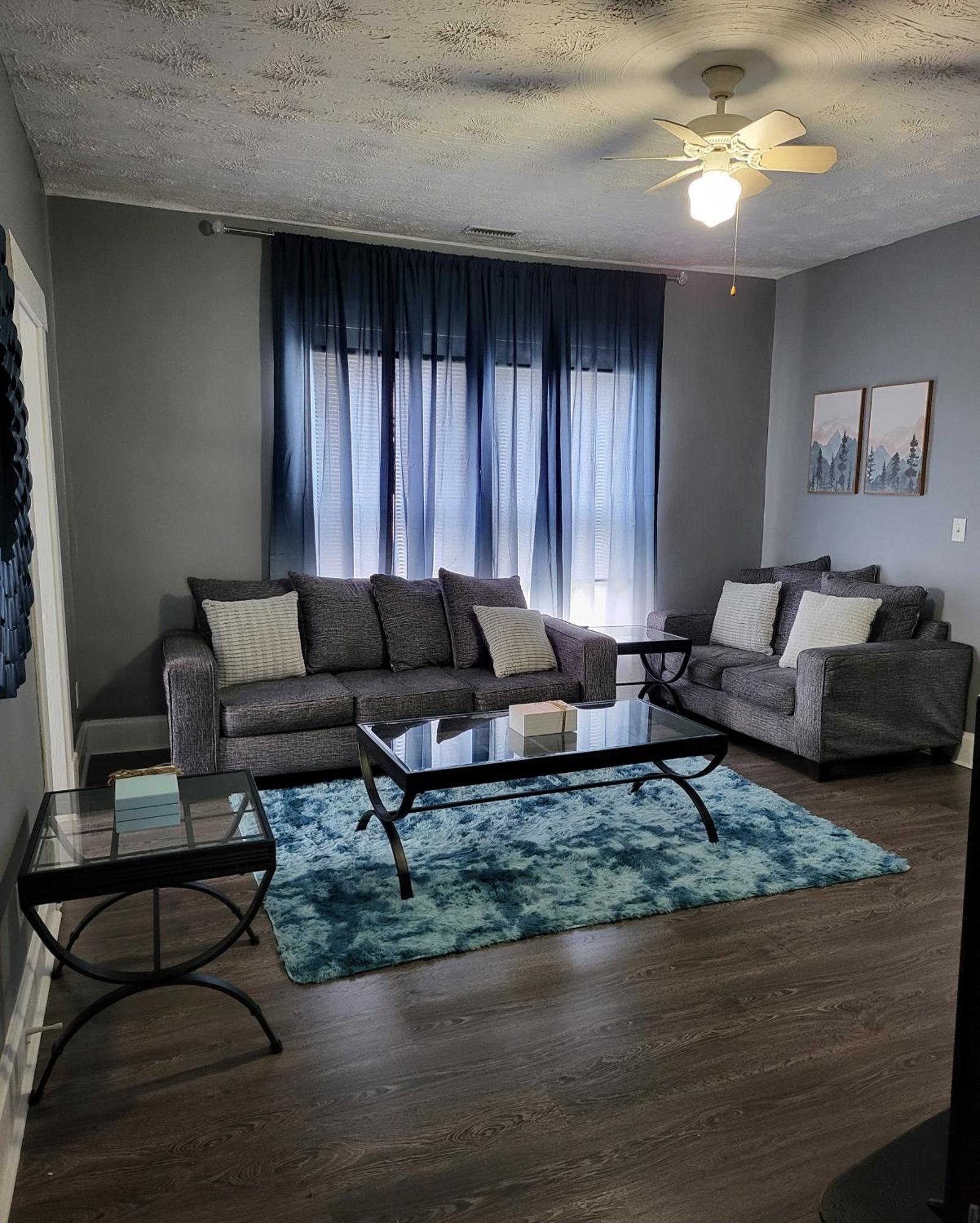 Guest Room With Two Double Beds In Columbus Oh, Airport Location Buitenkant foto